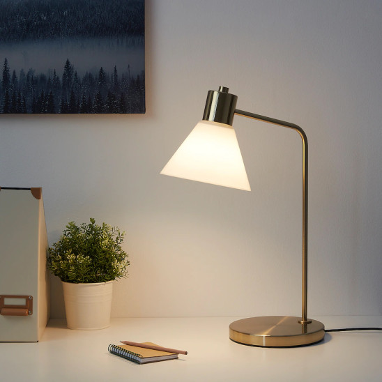 Table lamp with LED bulb
